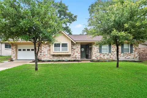 1004 Windswept Dr, Conroe, TX 77301 photo 1