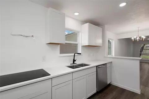 3230 Hombly Rd, Houston, TX 77066