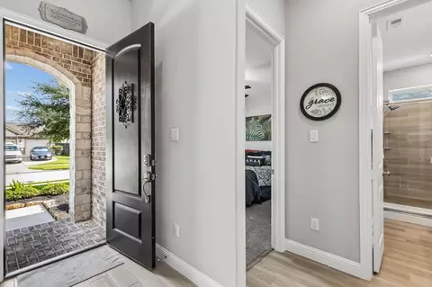 Entry Way - 7515 Windsong Bend Rd, Spring, TX 77379 photo 3 of 8