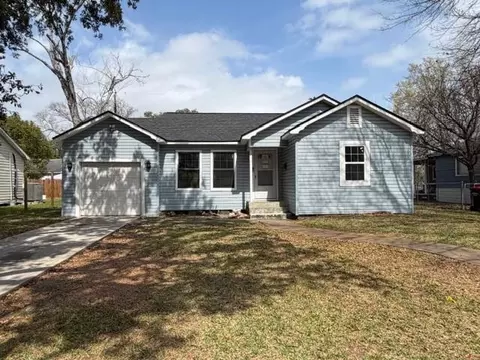 716 E Republic Ave, Baytown, TX 77520