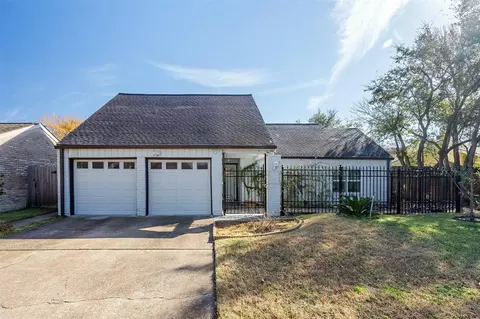 2111 Gray Falls Dr, Houston, TX 77077