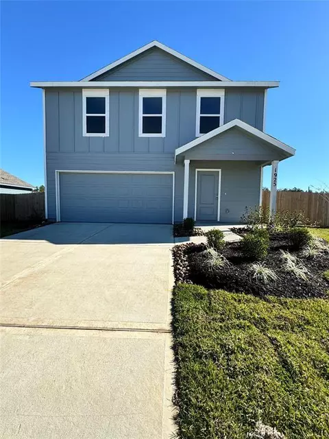 1925 Alamo Dr, Angleton, TX 77515 photo 1