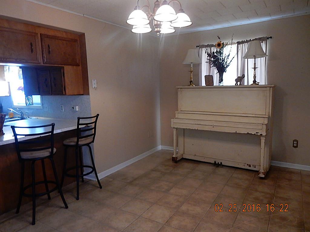 620 Lorrain St, Angleton, TX 77515 photo 1