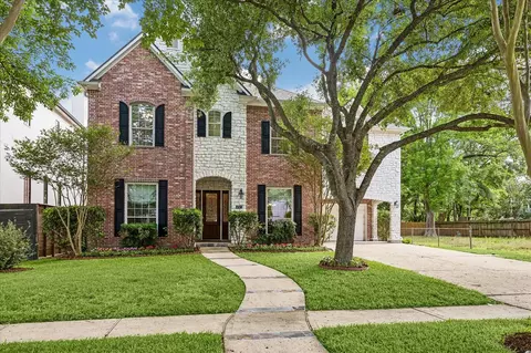 4503 Holly St, Bellaire, TX 77401