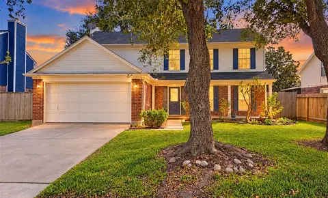 5304 Spring Branch Dr, Pearland, TX 77584