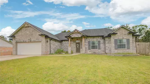 62 Ivy Ct, Jones Creek, TX 77541