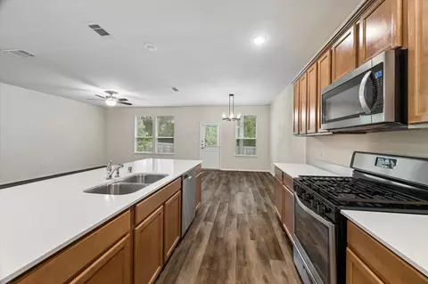 Kitchen - 4050 Timber Sapp Dr, Conroe, TX 77304 photo 2 of 4
