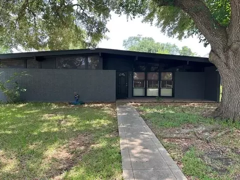 3900 Aggie Dr, Bay City, TX 77414