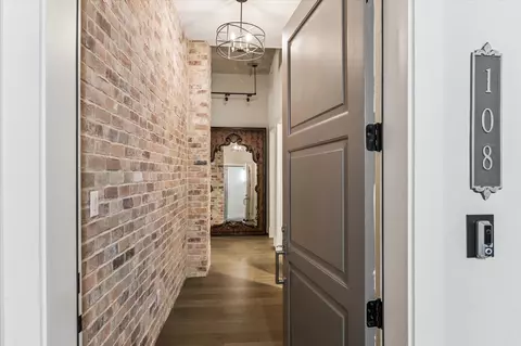 1714 Ashland St #108, Houston, TX 77008