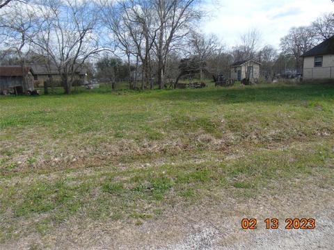 406 Elm St, Wharton, TX 77488 photo 1