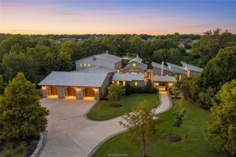 2917 Blue Belle Dr, Bryan, TX 77807