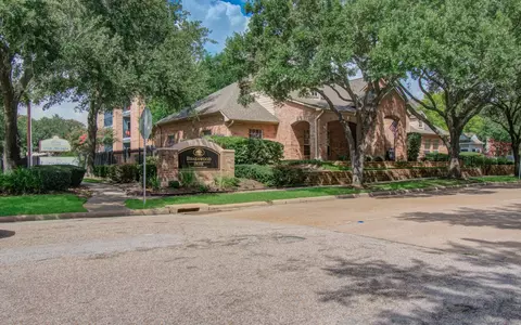 2255 Braeswood Park Dr #323, Houston, TX 77030