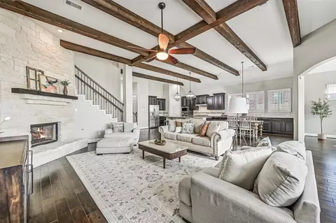 339 Woodway Dr, League City, TX 77573
