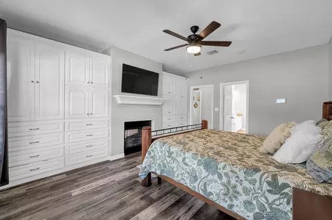 Bedroom - 12394 Pebble View Dr, Conroe, TX 77304 photo 2 of 5