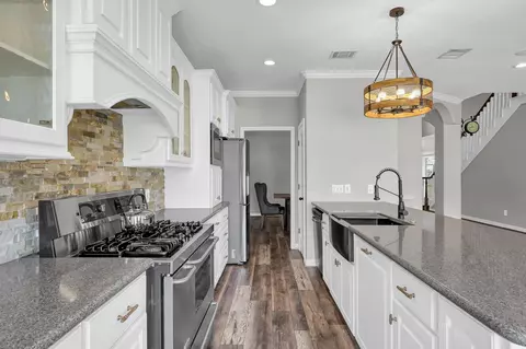 Kitchen - 12394 Pebble View Dr, Conroe, TX 77304 photo 3 of 4