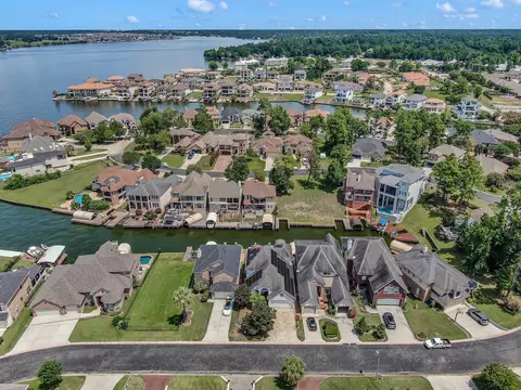 View/Area - 12394 Pebble View Dr, Conroe, TX 77304 photo 6 of 11