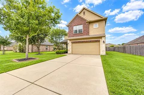 Exterior - 1930 Red Cedar Trl, Rosenberg, TX 77471 photo 2 of 4