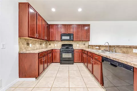 Kitchen - 1930 Red Cedar Trl, Rosenberg, TX 77471 photo 1 of 4