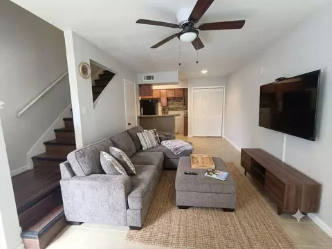 2100 Wilcrest Dr #119, Houston, TX 77042