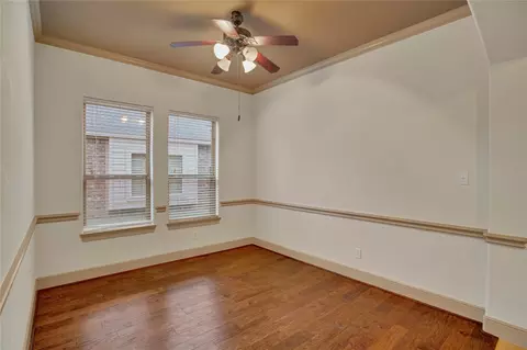Living - 10 Tallgrass Way, Spring, TX 77389 photo 4 of 5