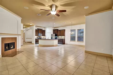 Living - 10 Tallgrass Way, Spring, TX 77389 photo 3 of 5