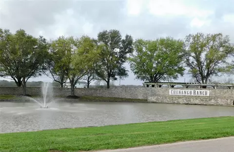 810 Chenango Ranch Dr, Angleton, TX 77515 photo 8