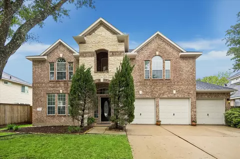 7610 Summer Shore Dr, Rosenberg, TX 77469