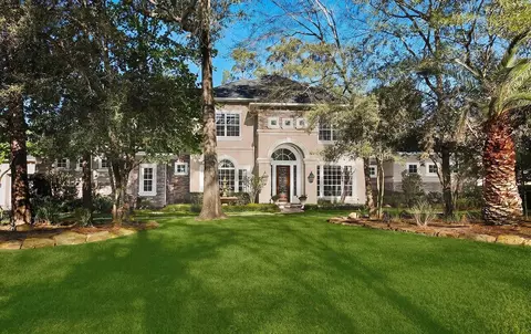 22 W Bracebridge Cir, The Woodlands, TX 77382