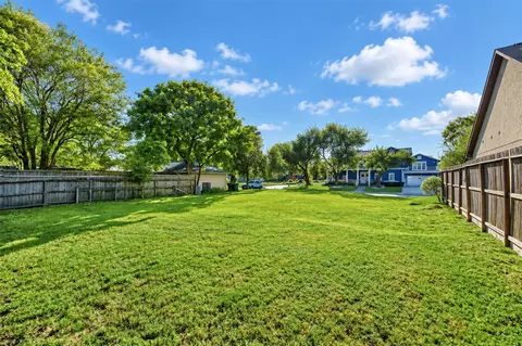 8311 Lorrie Dr, Houston, TX 77025