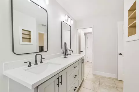 Bath - 22031 Jay Dr, Spring, TX 77373 photo 3 of 4