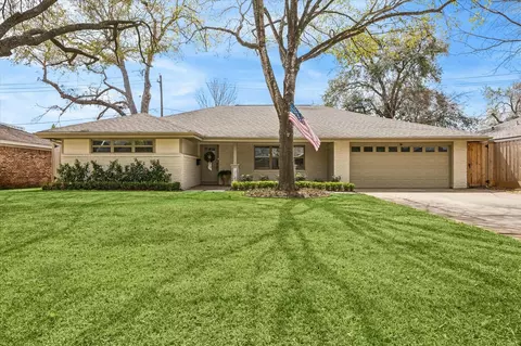 9829 Pine Lake Dr, Houston, TX 77055