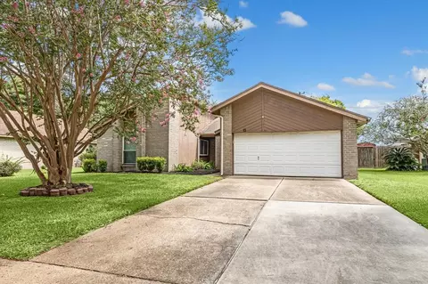 443 Elder Glen Dr, Webster, TX 77598 photo 1