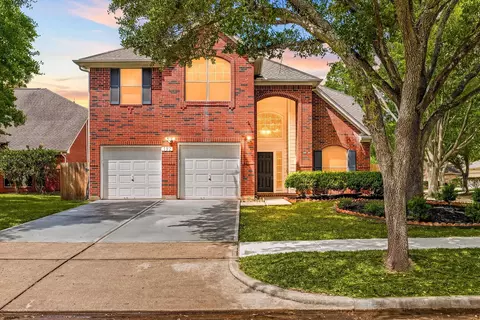 102 Lindencrest Ct, Sugar Land, TX 77479