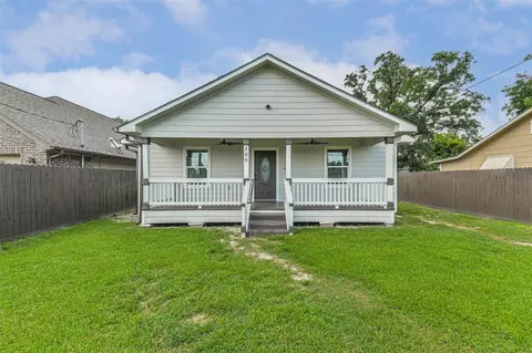 109 Neyland St, Houston, TX 77022