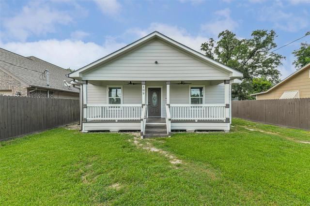 109 Neyland St, Houston, TX 77022