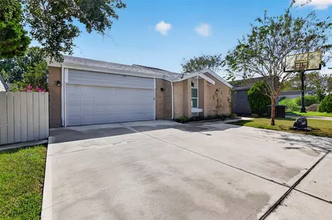 6323 Dawnridge Dr, Houston, TX 77035