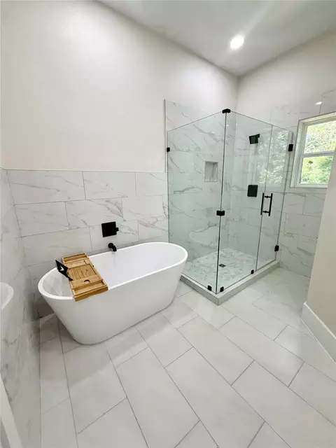 Bath - 40 Seals Ave, Shepherd, TX 77371 photo 1 of 7