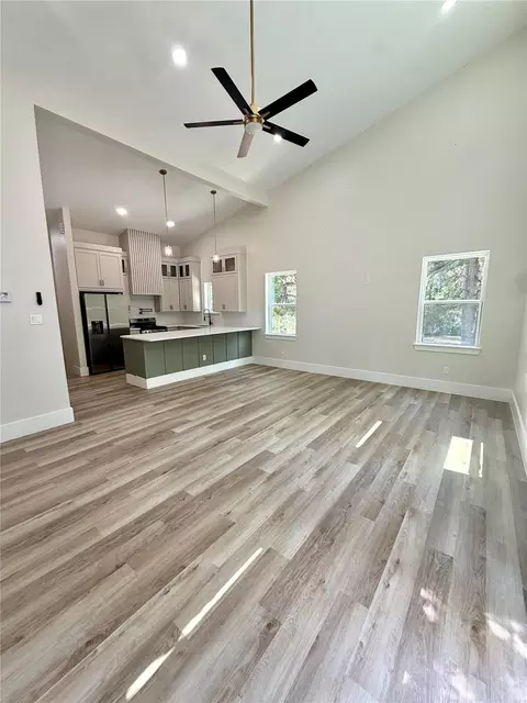 Living - 40 Seals Ave, Shepherd, TX 77371 photo 3 of 5