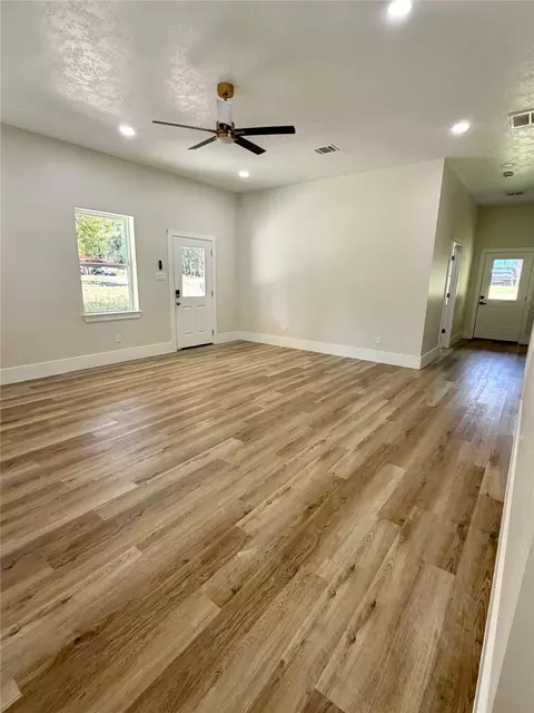 Living - 40 Seals Ave, Shepherd, TX 77371 photo 5 of 5