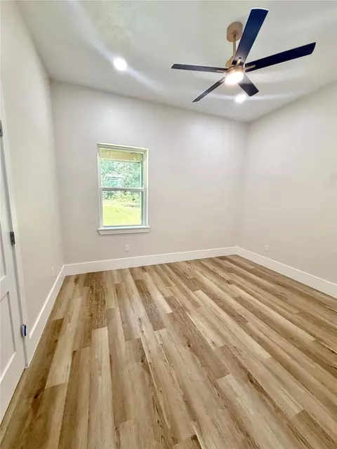 Bedroom - 40 Seals Ave, Shepherd, TX 77371 photo 3 of 3