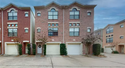 8715 Meadowcroft Dr #902, Houston, TX 77063