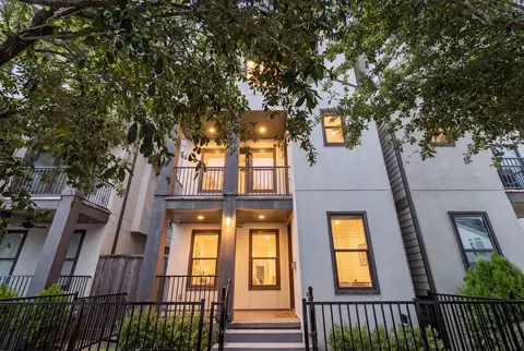 1104 W 22nd St, Houston, TX 77008