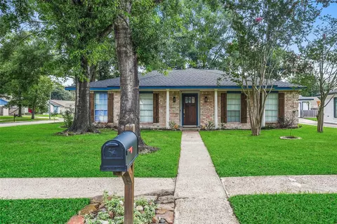 1923 Briarcreek Blvd, Houston, TX 77073