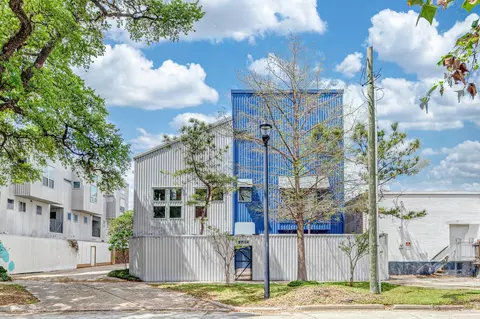 2714 Chenevert St, Houston, TX 77004