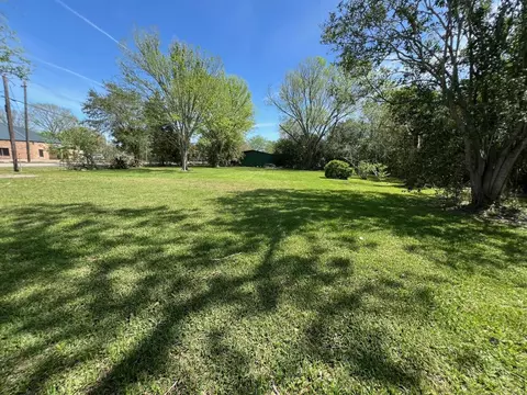 3414 E Walnut St, Pearland, TX 77581