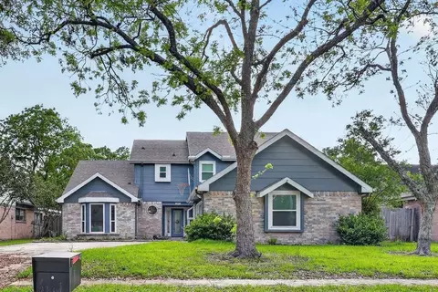 417 W Hillary Cir, Sugar Land, TX 77498