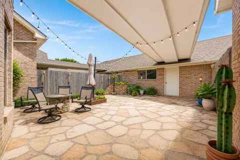 2411 Clippers Sq, Houston, TX 77058