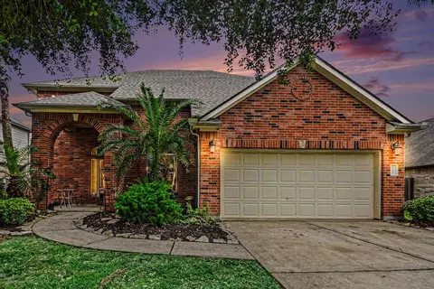 4112 S Meridian Greens Dr, Dickinson, TX 77539