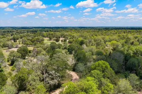 2516 Klimek Rd, Fayetteville, TX 78940