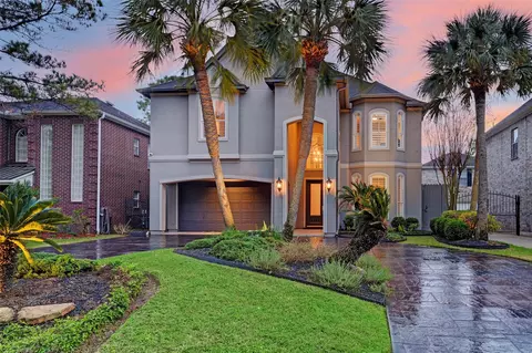 4909 Spruce St, Bellaire, TX 77401